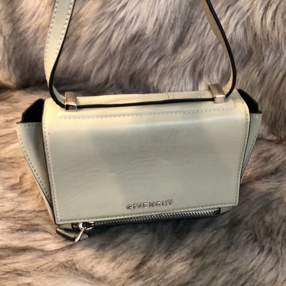 Givenchy Handbags - Givenchy handbag 🌹🌹🌹